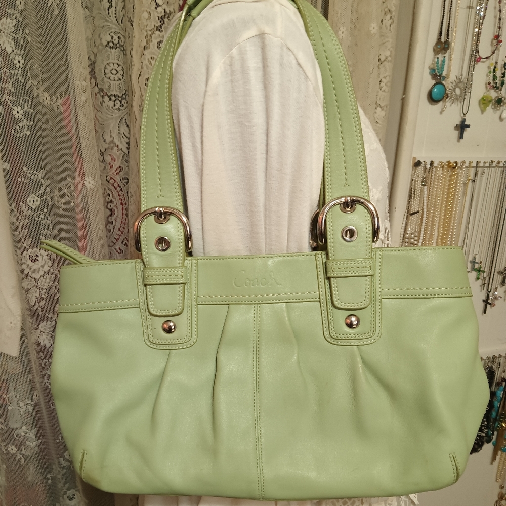 Coach mint green Soho pleated leather shoulder bag Pre-owned USED.